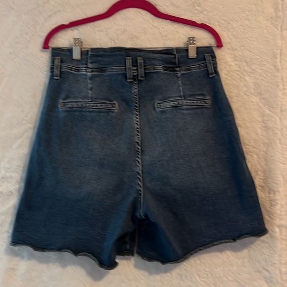 Antonio Melani Jean Shorts - Picture 4 of 7